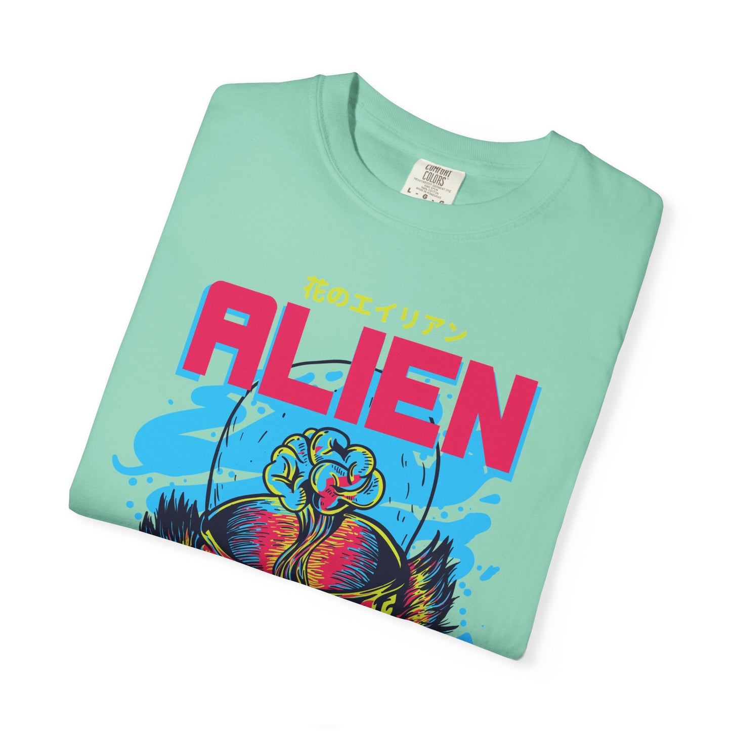 Alien Graphic T-Shirt, Vintage Style Tee, Unisex Tee, Statement Top, Casual Wear, Gift for Sci-Fi Lovers